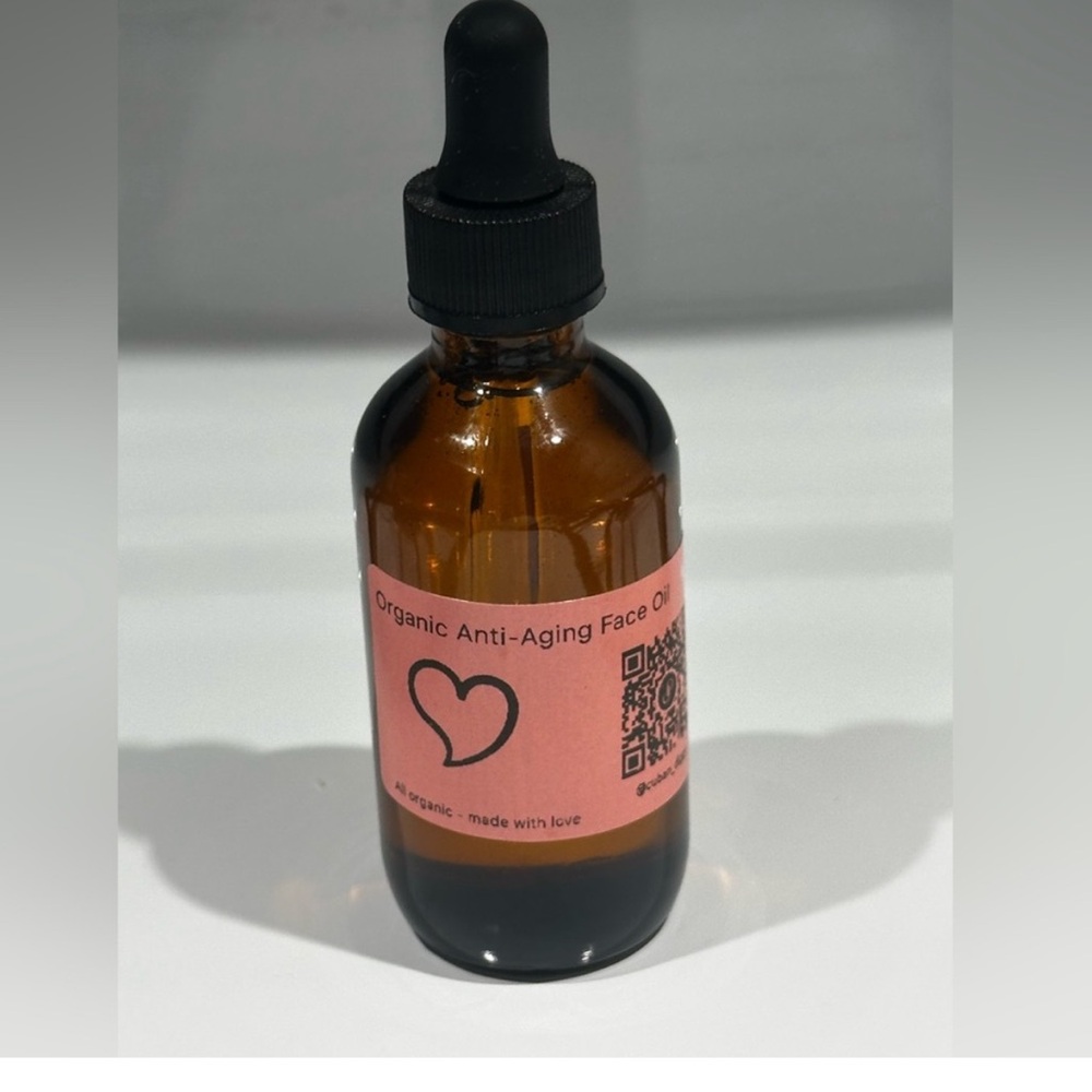 Organic Skincare Bundle - 15 Full Size Products and Applicators - Picture 6 of 13
